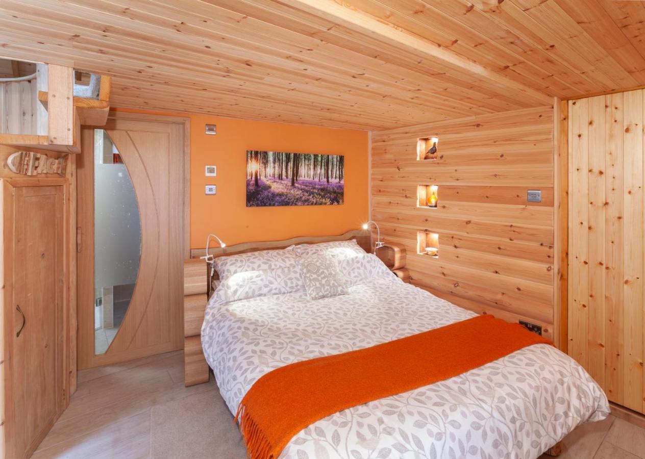 Porthole Log Cabin Minehead Exterior foto
